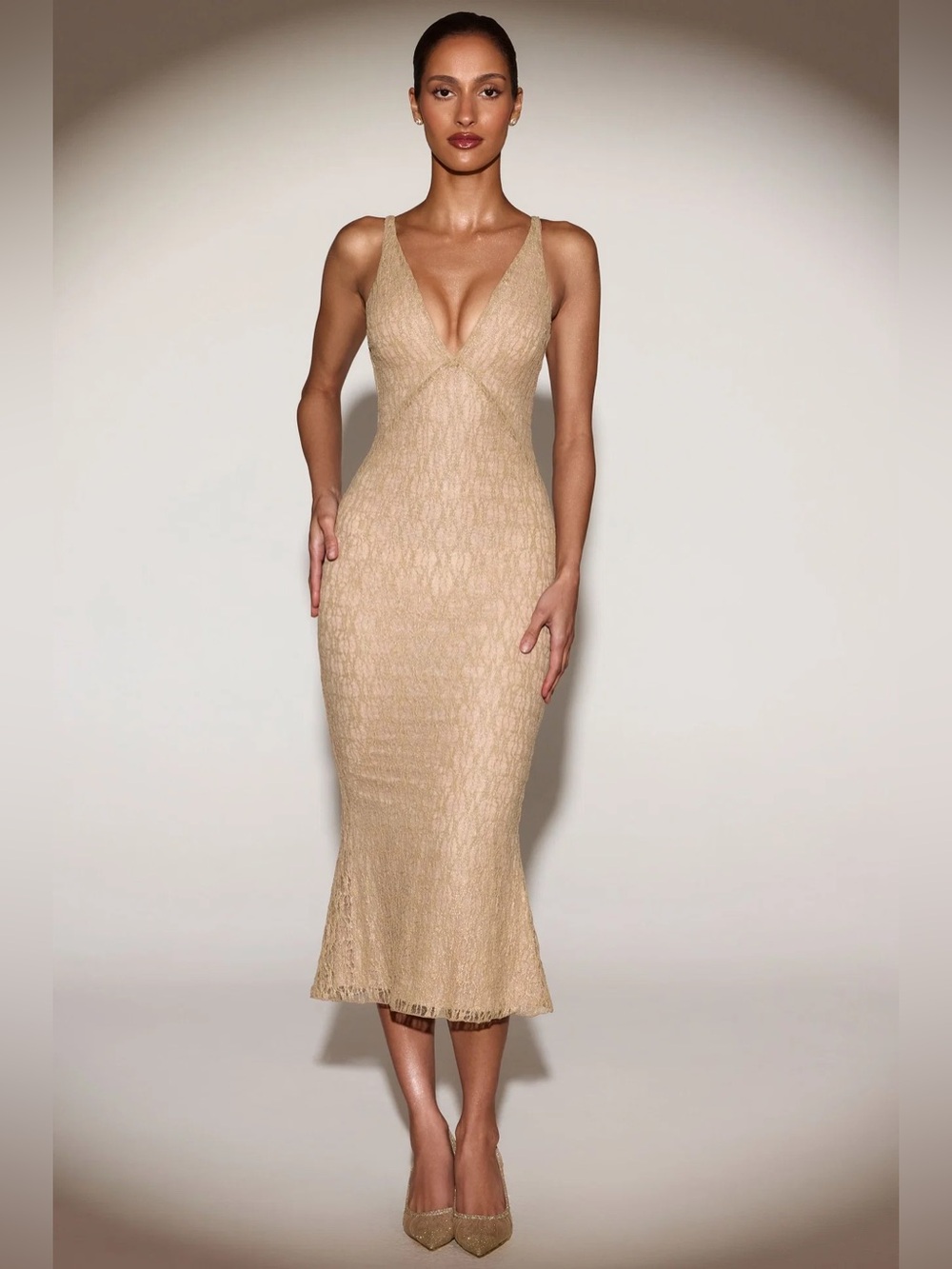 Oh Polly Bellara - Metallic Lace Plunge Backless Midaxi Dress in Gold